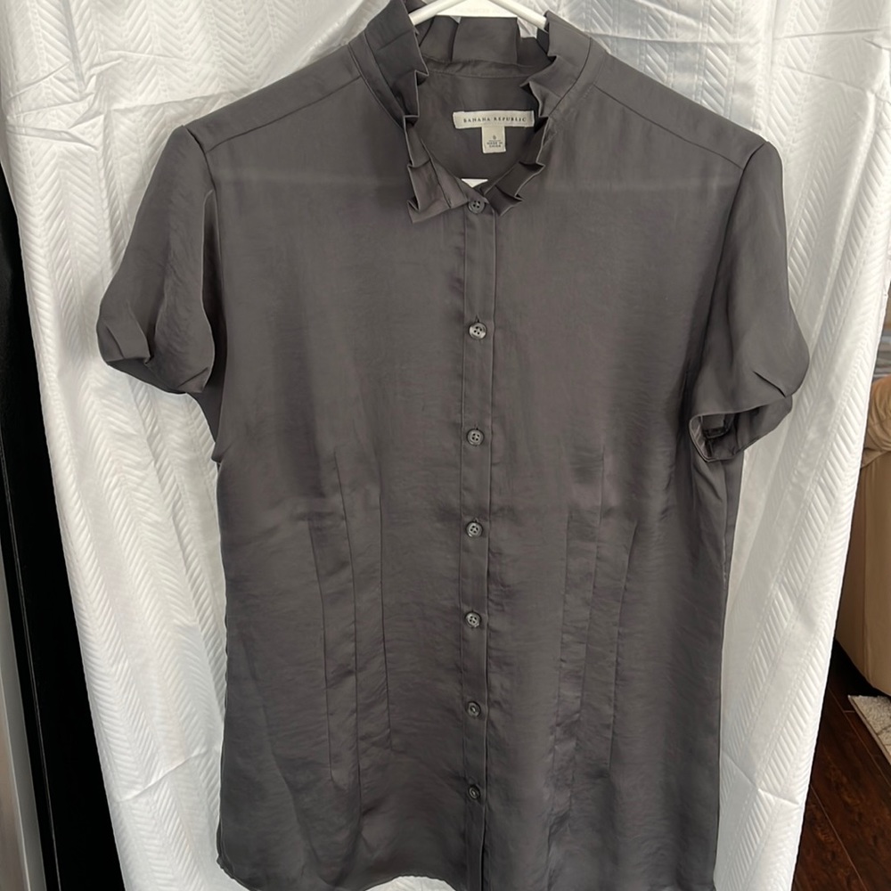 EUC Banana Republic blouse